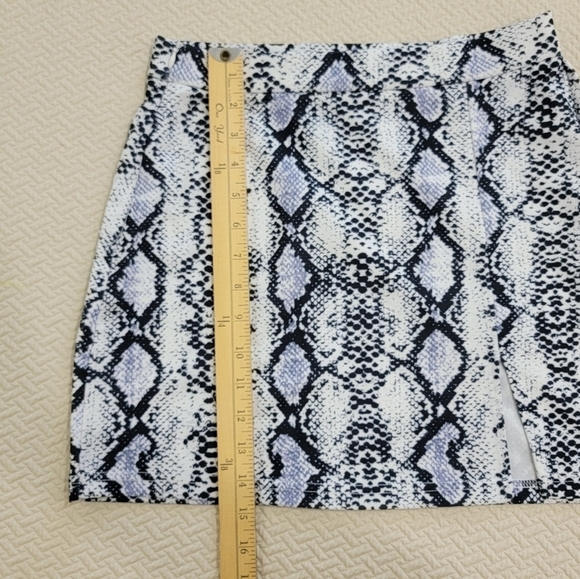 Shein Snake Print Mini Skirt with split Size Small - Picture 7 of 14